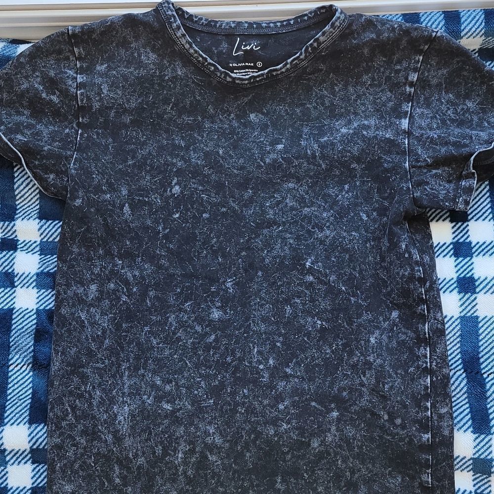 Livi Dark Gray T-Shirt By Olivia Rae
